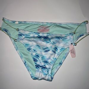Victoria’s Secret bikini
